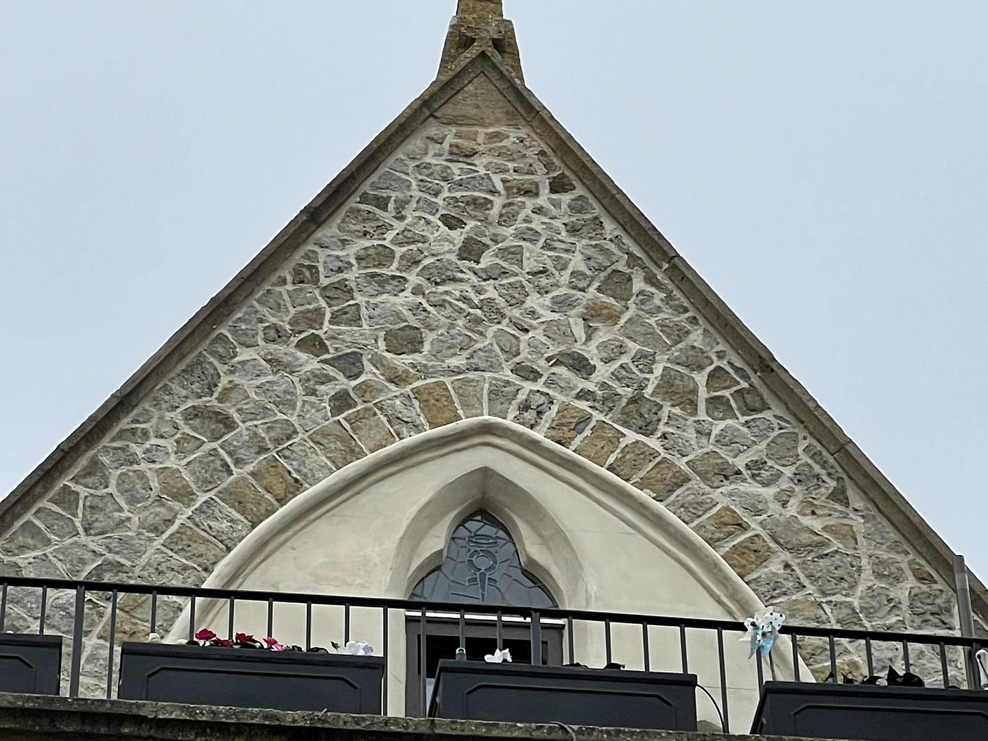 close up of top floor of Sandgate lime repointing using seashell in the mortar mix
